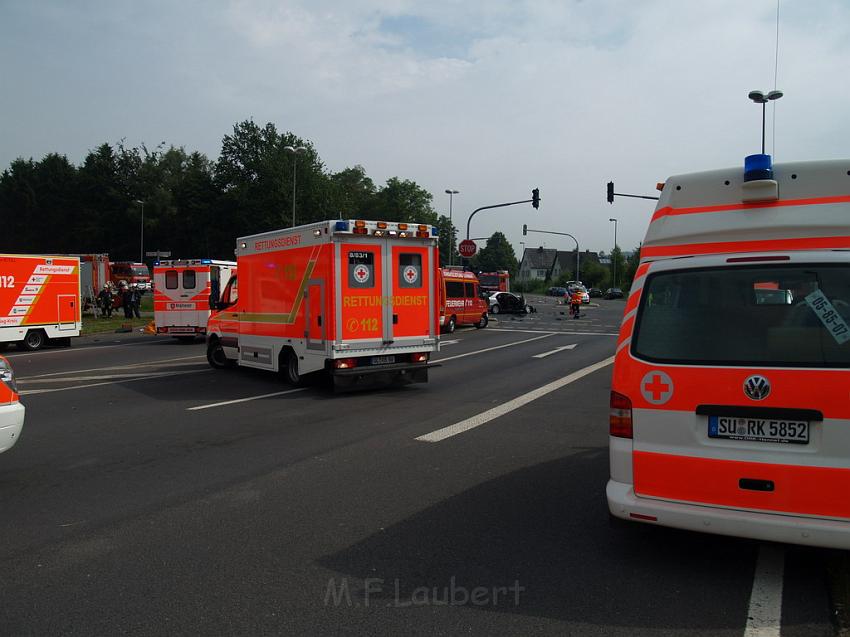 Schwerer Unfall mit Reisebus Lohmar Donrather Dreieck P310.JPG